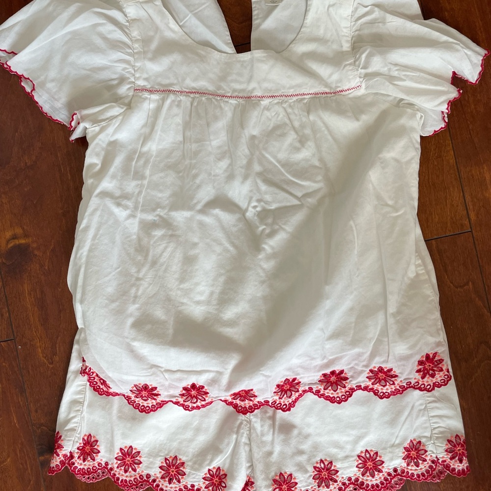 Beautiful set of embroidered shorts and blouse